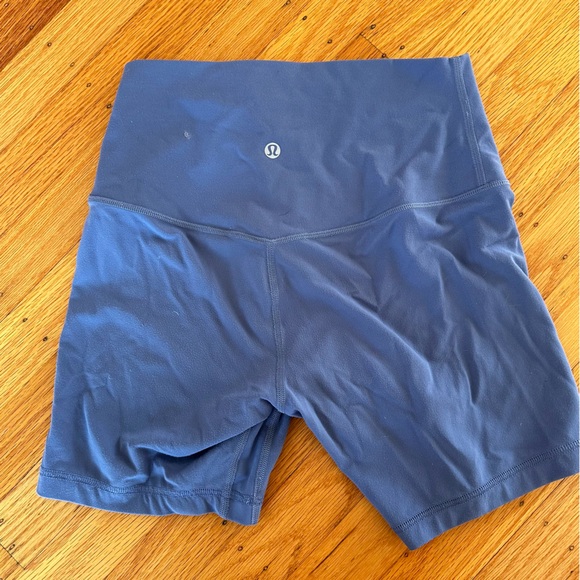 Lululemon Align Shorts Size 6 - Picture 1 of 4